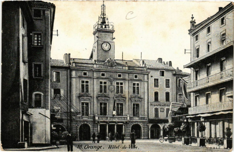 Carte postale ancienne Orange - Hotel-de-Ville à Orange