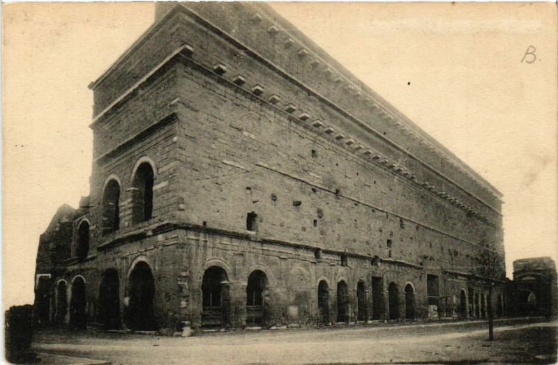Carte postale ancienne Orange - Facade de Theatre Romain à Orange