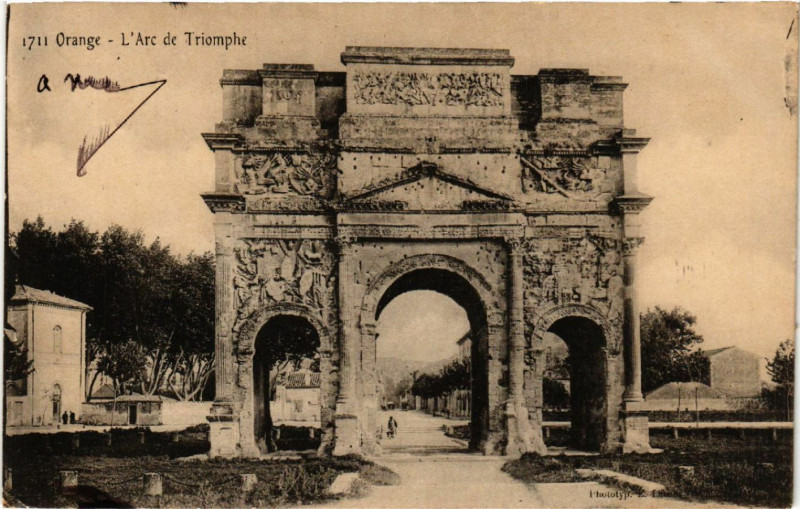Carte postale ancienne Orange - L'Arc de Triophe à Orange