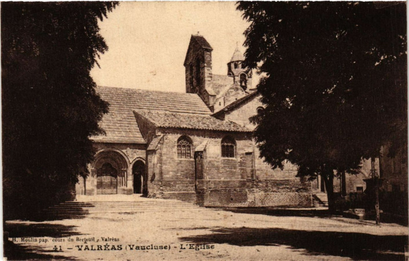Carte postale ancienne Valreas - L'Eglise à Valréas