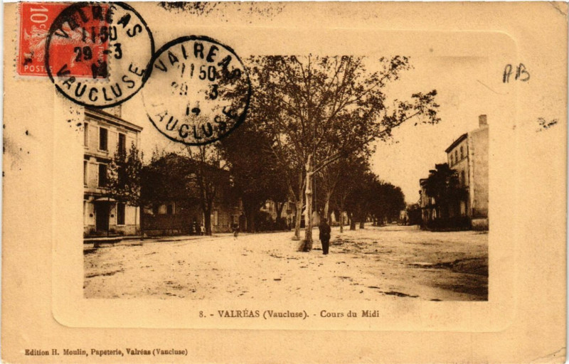 Carte postale ancienne Valreas - Cours du Midi à Valréas