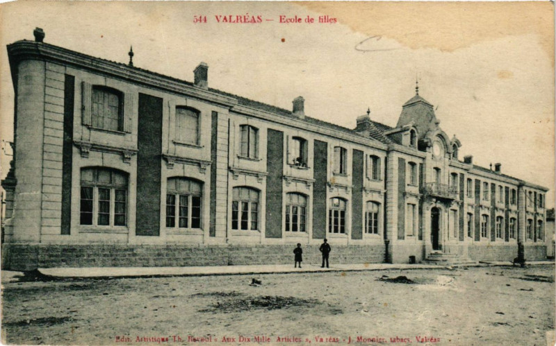 Carte postale ancienne Valreas - Ecole de filles à Valréas