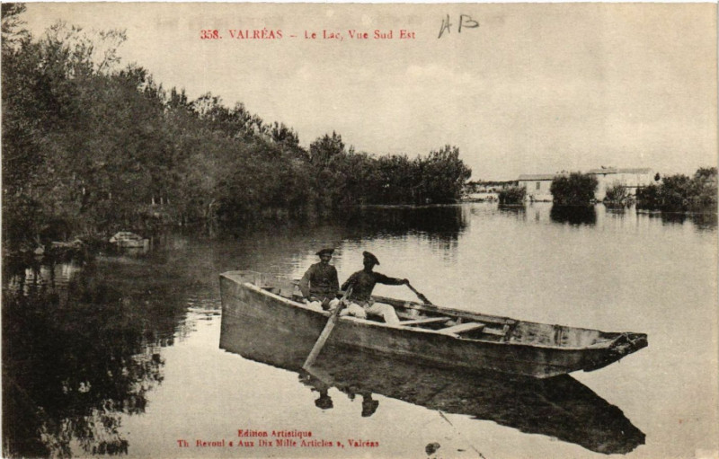 Carte postale ancienne Valreas - Le Lac Vue Sud Est à Valréas