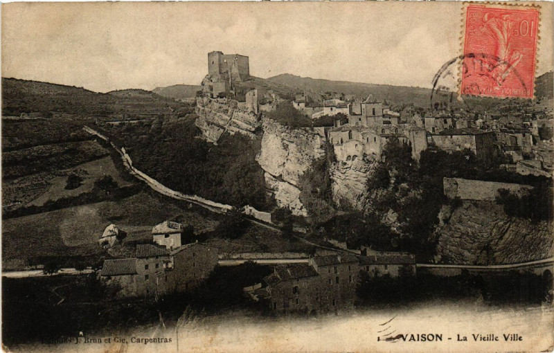 Carte postale ancienne Vaison - La Vieille Ville