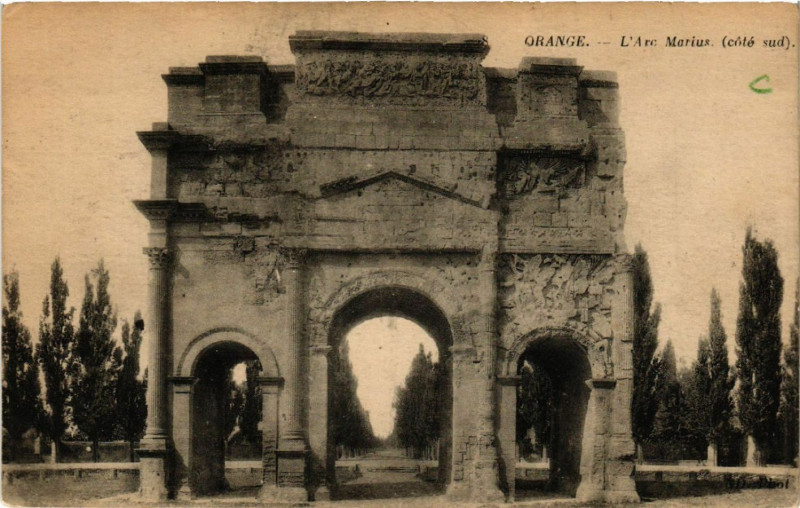 Carte postale ancienne Orange - L'Arc Marius (cote sud) à Orange