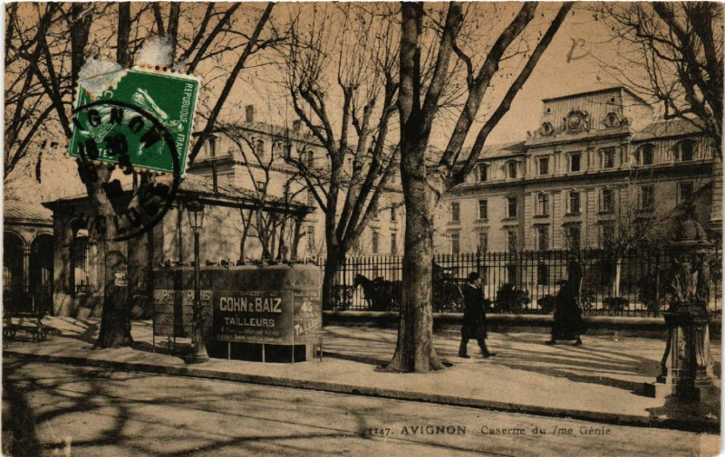 Carte postale ancienne Avignon - Caserne du 7me Genie à Avignon