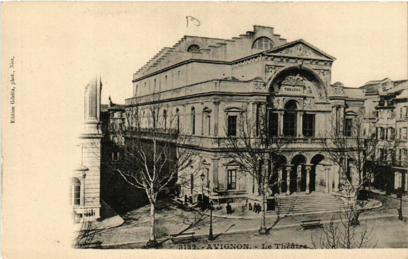 Carte postale ancienne Avignon - Le Theatre à Avignon