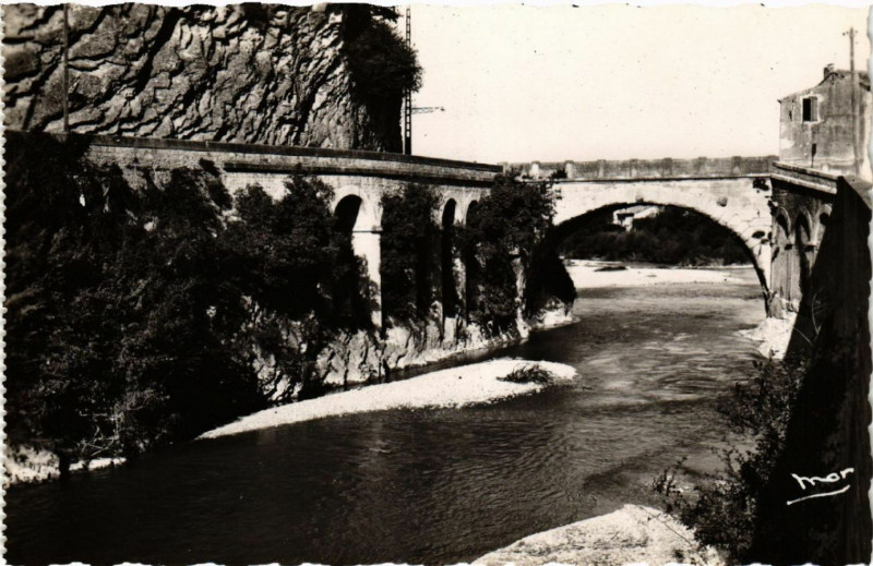 Carte postale ancienne Vaison-la-Romaine - Le Pont Romain (Ier siecle avant... à Vaison-la-Romaine