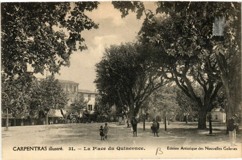 Carte postale ancienne Carpentras illustre - La Place du Quinconce à Carpentras
