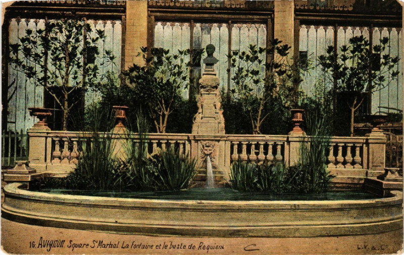 Carte postale ancienne Avignon - Square St-Martial La fontaine et le buste de Requiers à Avignon