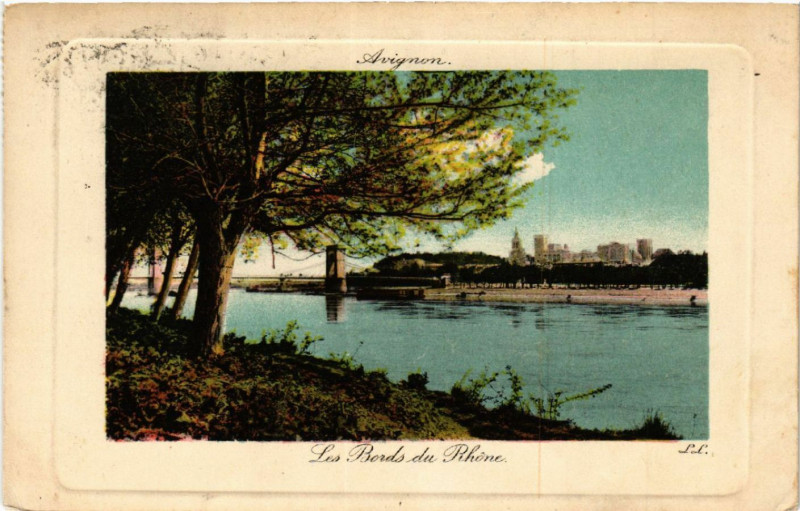 Carte postale ancienne Avignon - Les Bords du Rhone à Avignon