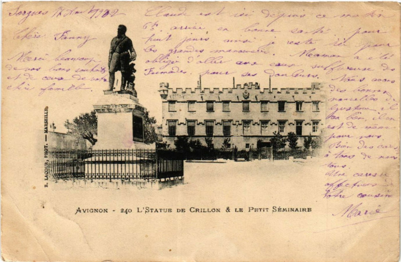 Carte postale ancienne Avignon - L'Statue de Crillon & le Petit Seminaire à Avignon