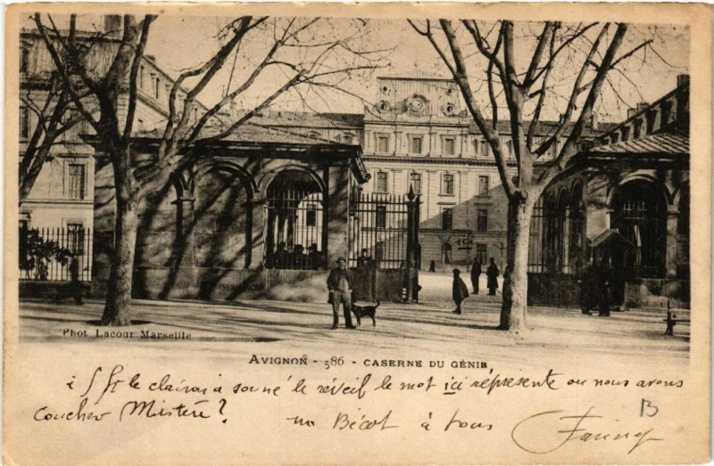 Carte postale ancienne Avignon - Caserne du Genie à Avignon