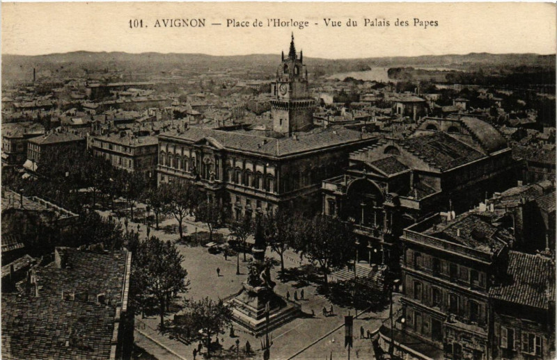 Carte postale ancienne Avignon - Place de l'Horloge - Vue du Palais des Papes à Avignon