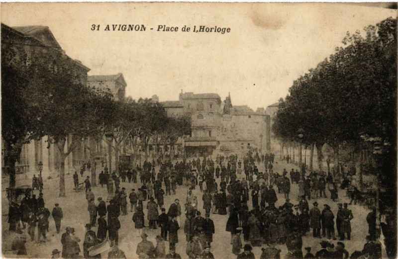 Carte postale ancienne Avignon - Place de L'Horloge à Avignon