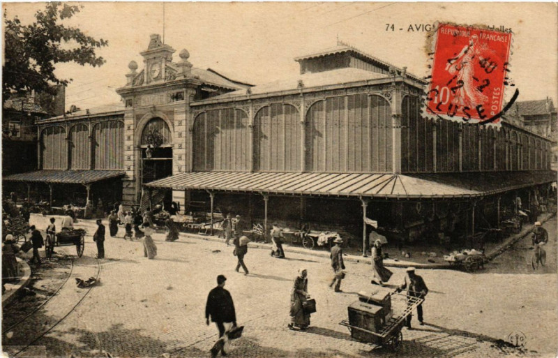 Carte postale ancienne Avignon - Les Halles à Avignon