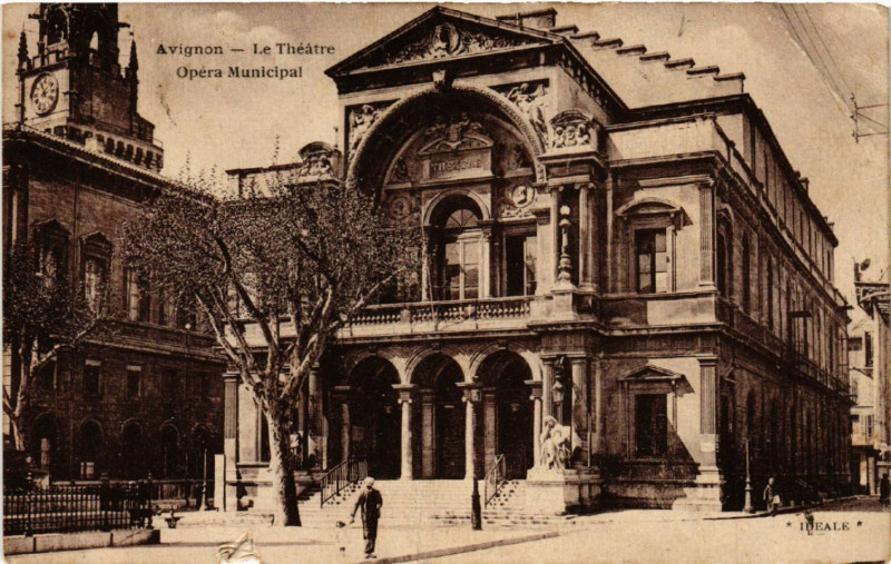 Carte postale ancienne Avignon - Le Theatre - Opera Municipal à Avignon