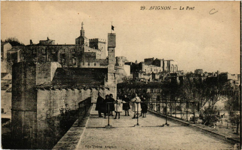 Carte postale ancienne Avignon - Le Pont à Avignon