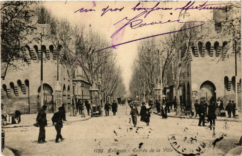 Carte postale ancienne Avignon - Entrée de la Ville à Avignon