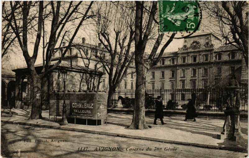 Carte postale ancienne Avignon - Caserne du 7me Genie à Avignon