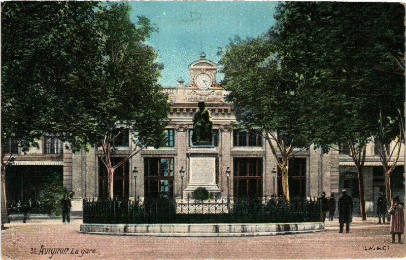Carte postale ancienne Avignon - La Gare à Avignon