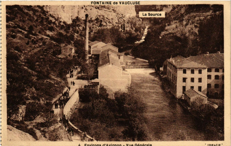 Carte postale ancienne Fontaine de Vaucluse - Env. d'Avignon - Vue générale à Fontaine-de-Vaucluse