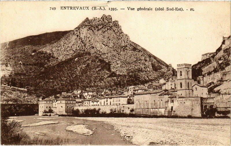 Carte postale ancienne Entrevaux - Vue générale
