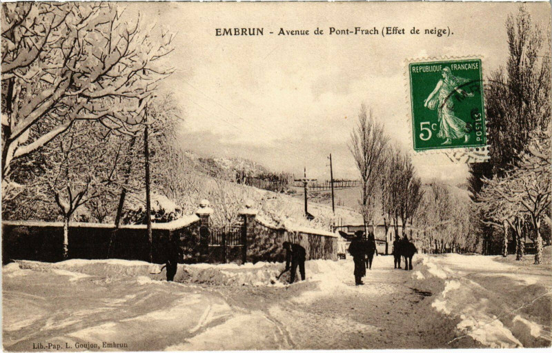 Carte postale ancienne Embrun - Avenue de Pont-Frach à Embrun