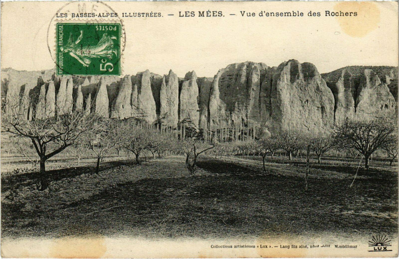 Carte postale ancienne Les Mées - Vue d'Ensemble des Rochers