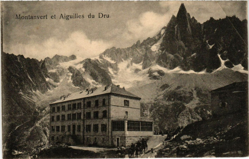Carte postale ancienne Montanvert et Aiguilles du Dru à Aiguilles