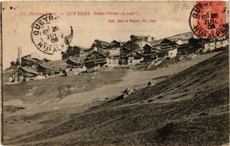 Carte postale ancienne Queyras . Saint-Veran (2040 m)