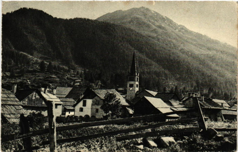 Carte postale ancienne Les  de L.francou - Briancon - Névache (1594 m) à Briançon