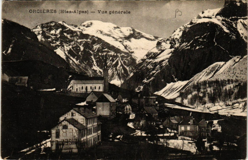 Carte postale ancienne Orcieres - Vue générale à Orcières
