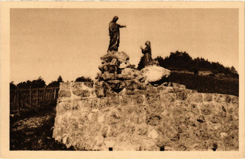 Carte postale ancienne Notre-Dame-du-Laus - Monument de Pindreau