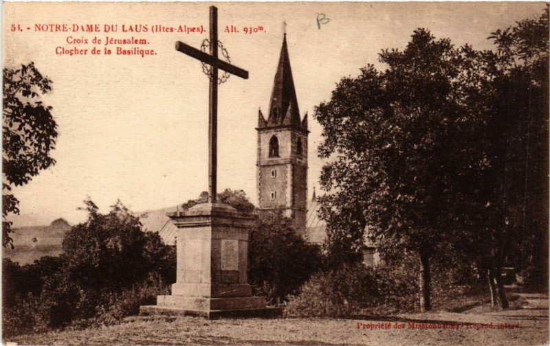 Carte postale ancienne Notre-Dame-du-Laus Alt.930 m.-Croix de Jérusalem