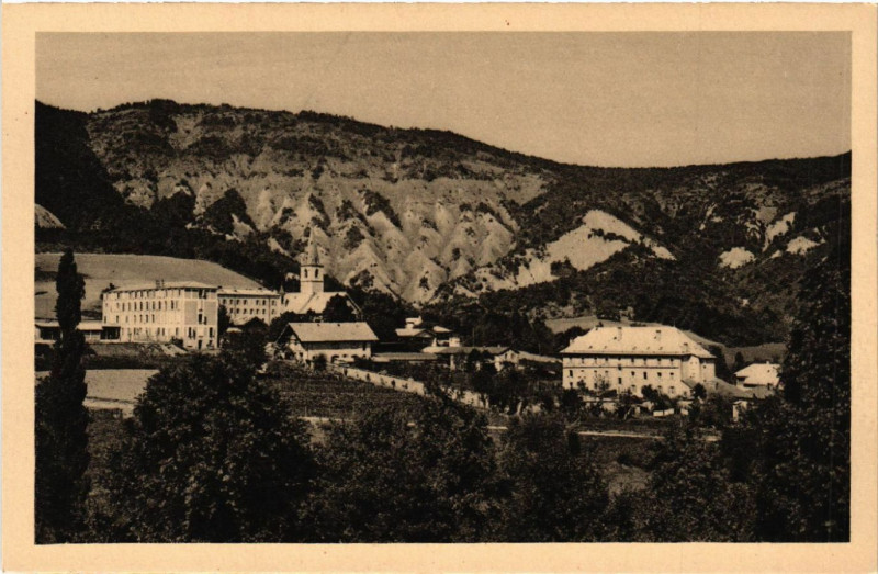 Carte postale ancienne Notre-Dame-du-Laus alt 930 m