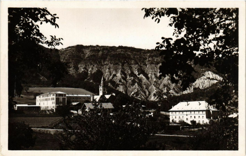 Carte postale ancienne Notre-Dame-du-Laus Alt 930 m