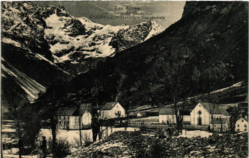 Carte postale ancienne Vallée de Champsaur - Champoléon (1268 m) - Vue générale à Champoléon