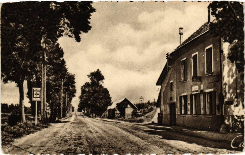 Carte postale ancienne Sommet du Col Bayard (alt. 1246 m) - Le maison forestiére