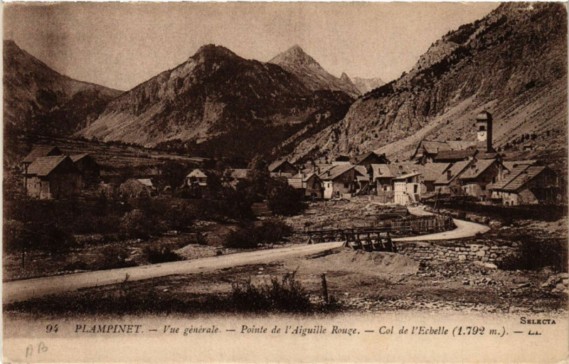 Carte postale ancienne Plampinet - Vue générale - Pointe de l'Aiguille Rouge - Col de...