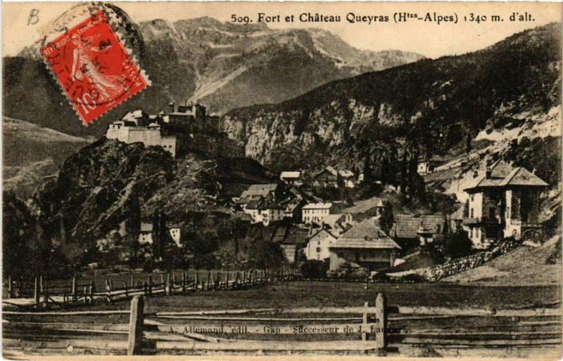 Carte postale ancienne Fort et Chateau Queyras 1340 m. d'alt