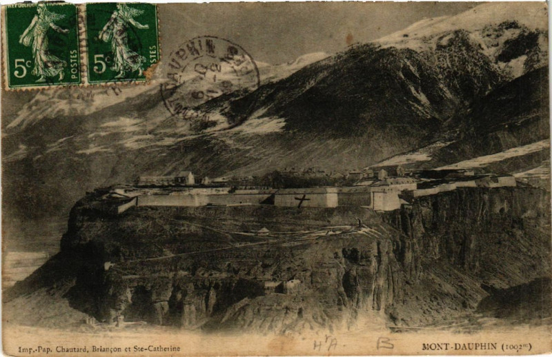 Carte postale ancienne Mont-Dauphin (1002 m.) à Mont-Dauphin