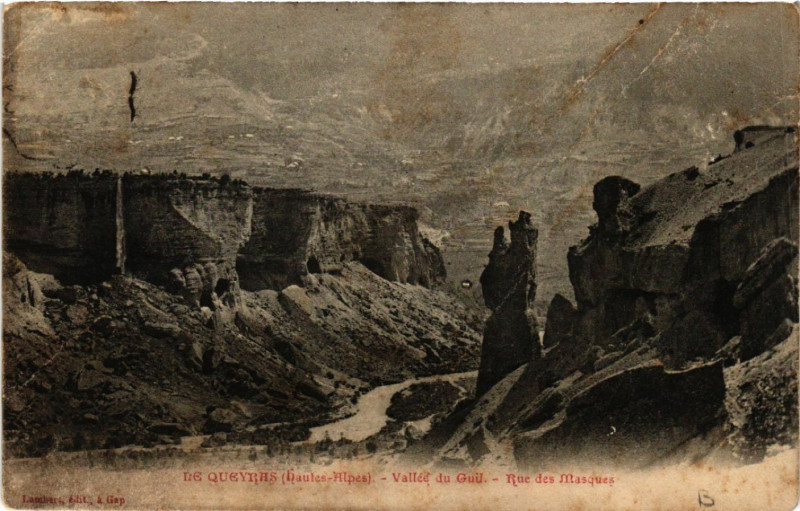 Carte postale ancienne Le Queyras - Vallée du Guil - Rue des Masques