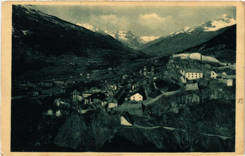 Carte postale ancienne Dauphiné - Briancon (1327 m) - Le fort du Chateau et vallée de ... à Briançon