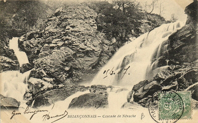 Carte postale ancienne Brianconnais - Cascade de Névache à Névache