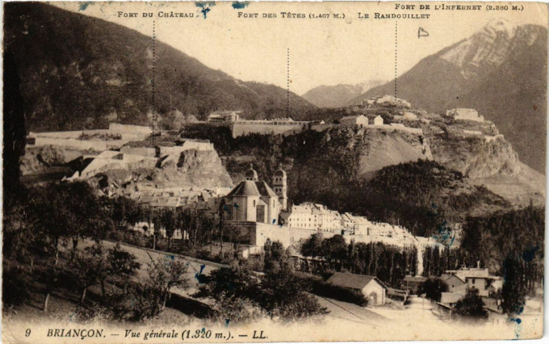 Carte postale ancienne Briancon - Vue générale (1320 m) à Briançon