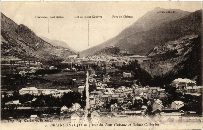 Carte postale ancienne Briancon (1321 m) pris du Pont Guisane et Sainte-Catherine à Briançon