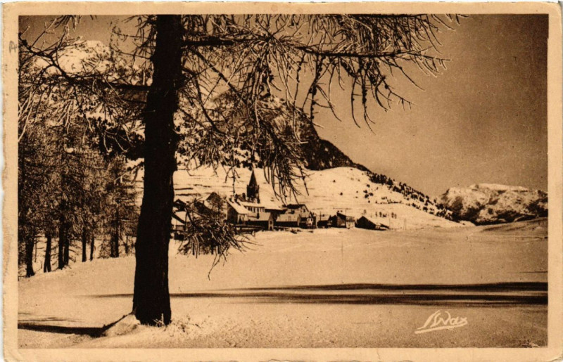 Carte postale ancienne Montgenevre (altit.1860 m) - L'Hiver - Vue générale à Montgenèvre