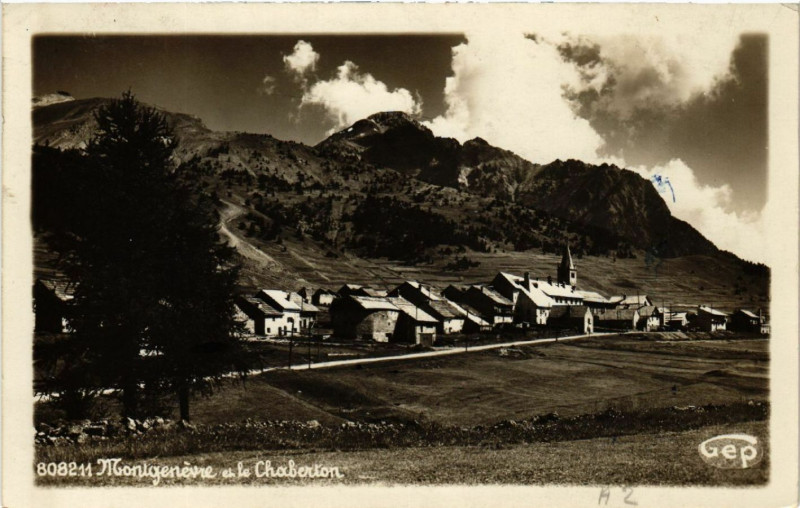 Carte postale ancienne Montgenevre et le Chaberton à Montgenèvre