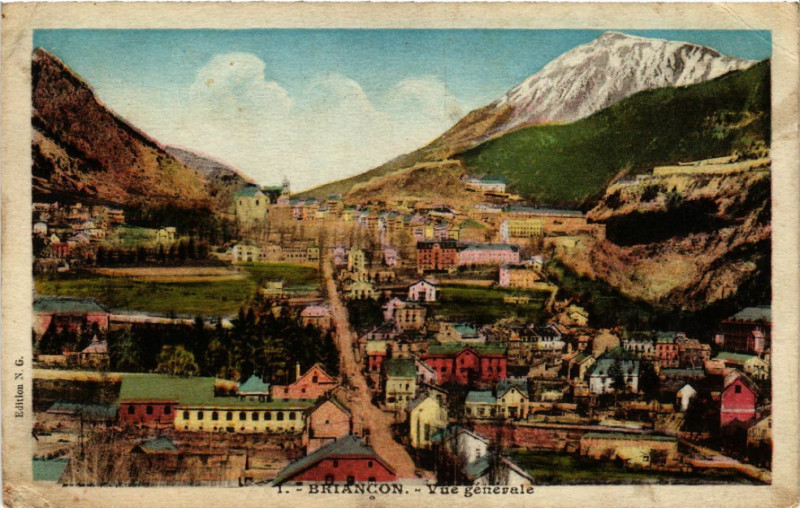Carte postale ancienne Briancon - Vue générale à Briançon